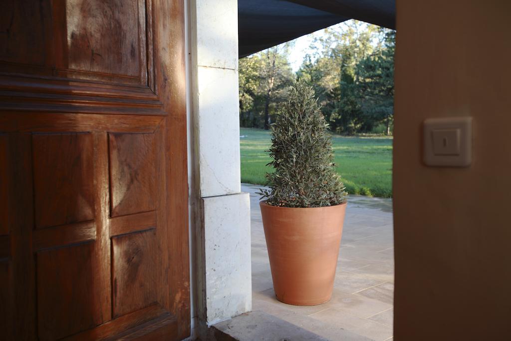 La Maison R Bed & Breakfast Pignans ภายนอก รูปภาพ